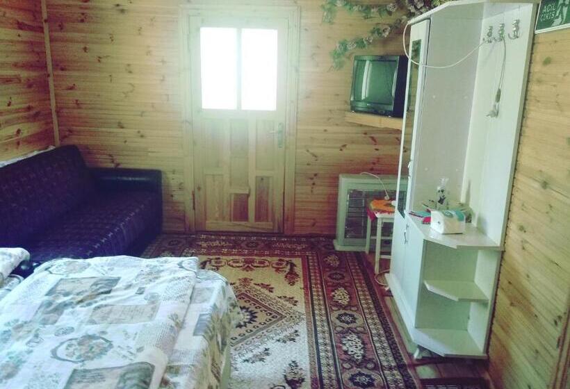 استراحتگاه Kapuzbaşı şelalesi Baştürk Dinlenme Tesisleri