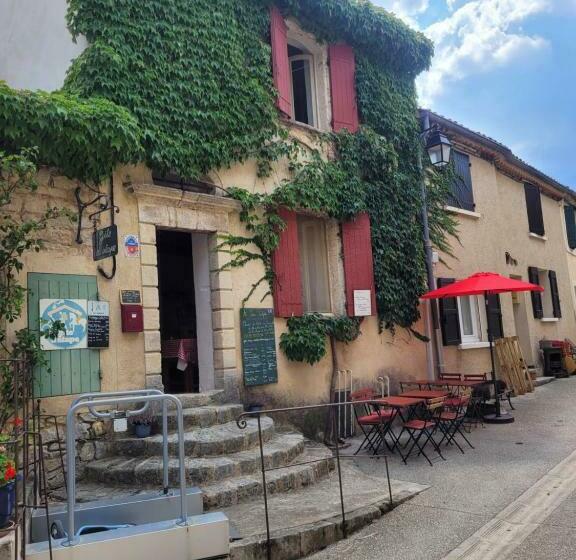Общежитие Gîte D étape De Vitrolles En Luberon