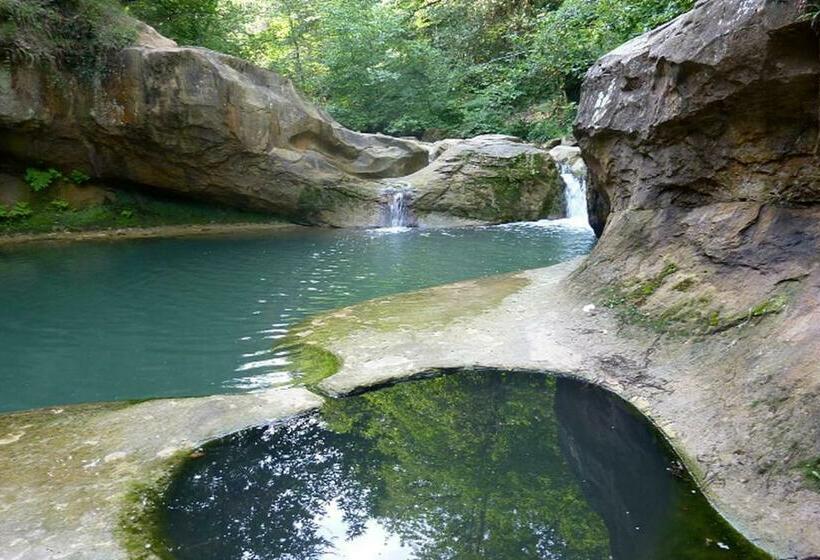 مبيت وإفطار Aux Douces Nuits De Rivel