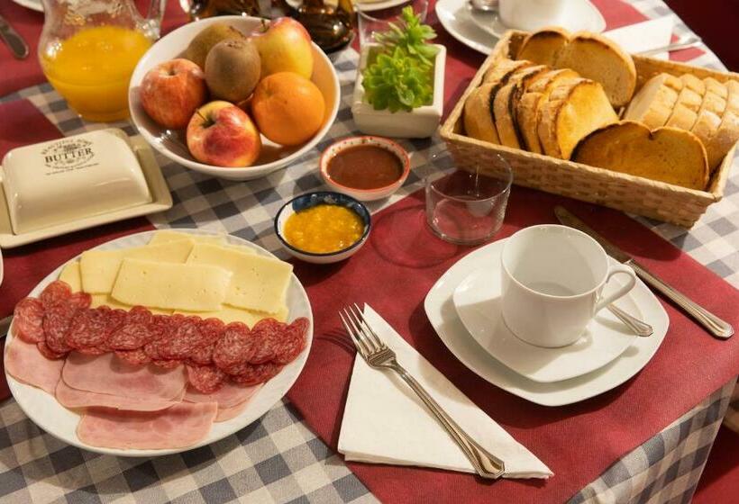 Bed and Breakfast Casona Indiana De Ayuelas