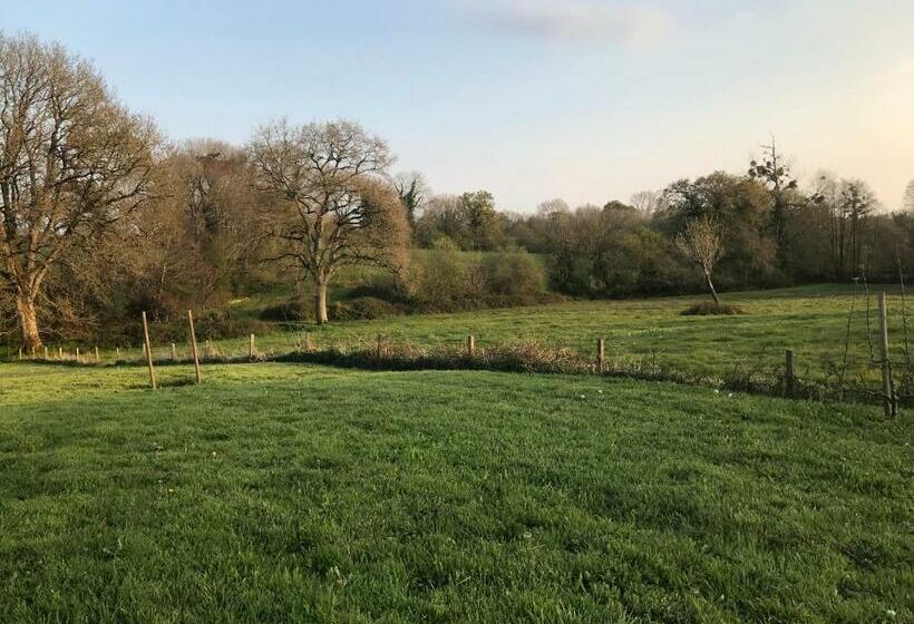 مبيت وإفطار Escale De Gerbold