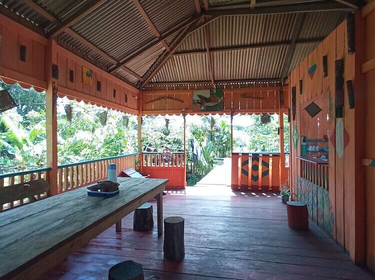 Hostal Búho Amazonas Tours   Hostel