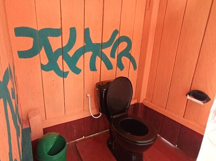 Hostal Búho Amazonas Tours   Hostel