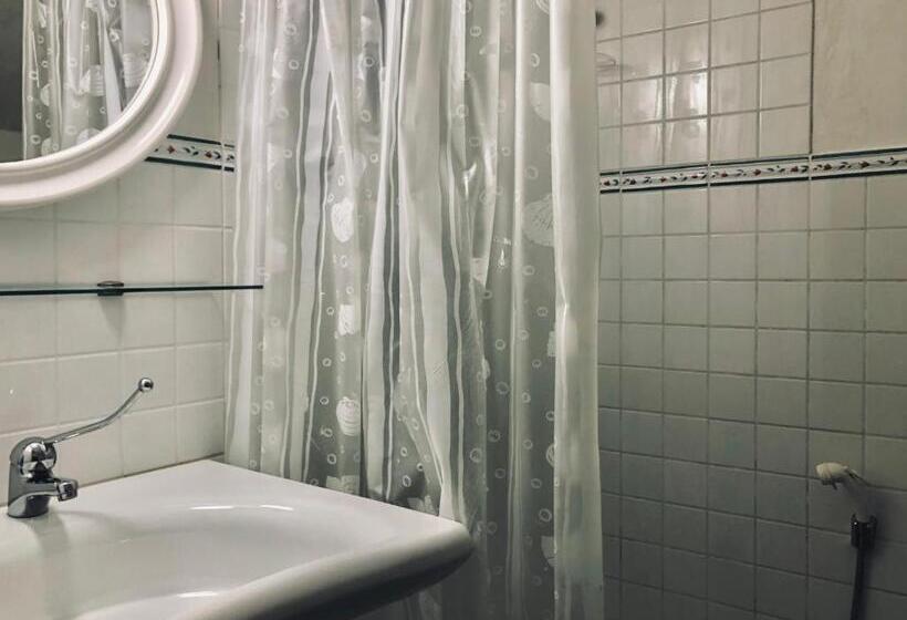 فندق Agriturismo Castelvecchio, Casa Vacanza Con Piscina A Fabriano