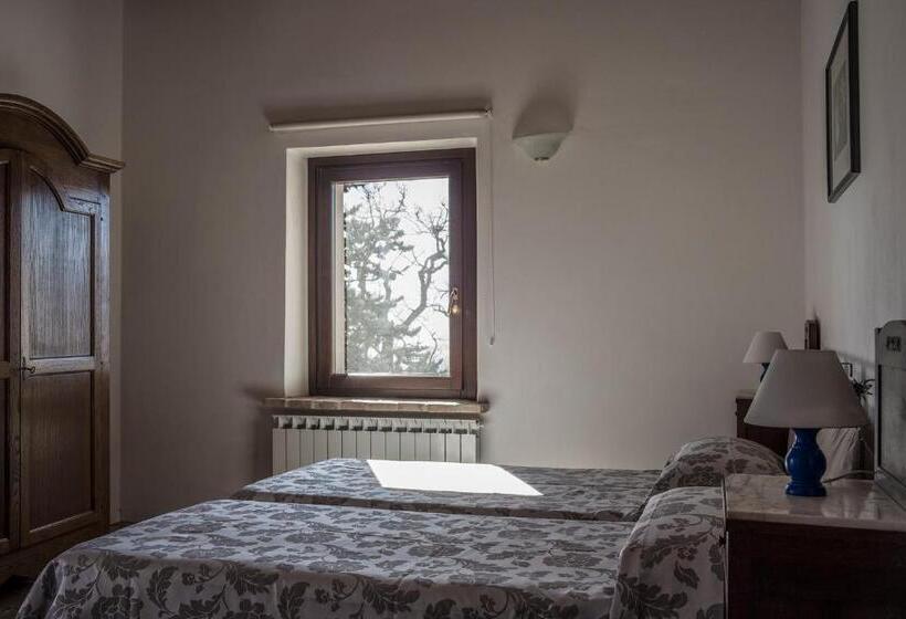 فندق Agriturismo Castelvecchio, Casa Vacanza Con Piscina A Fabriano