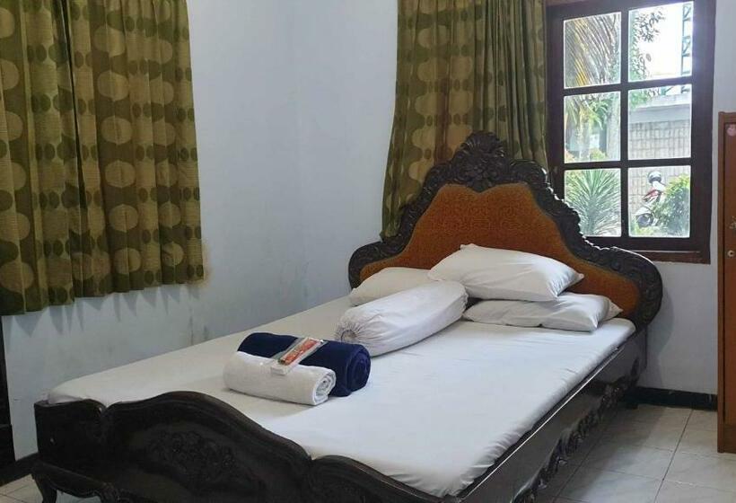 בית מלון כפרי Suronegaran Purworejo Redpartner