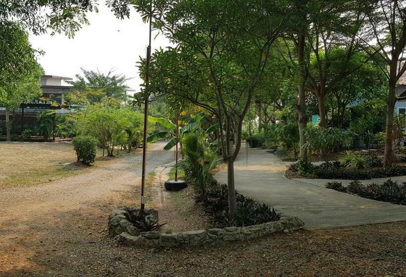 Отель ที รีสอร์ท T Resort Suphanburi