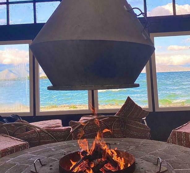 Пансион Sevan Tsovazard Beach House