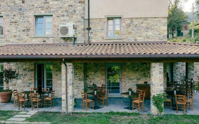 هتل Agriturismo I Giunchi