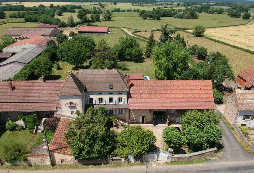 Отель La Bergerie Nanton Old Renovated Farmhouse With Swimming Pool For Familie
