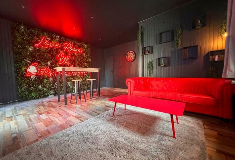 Отель Loveroom By Gîtes D Armor