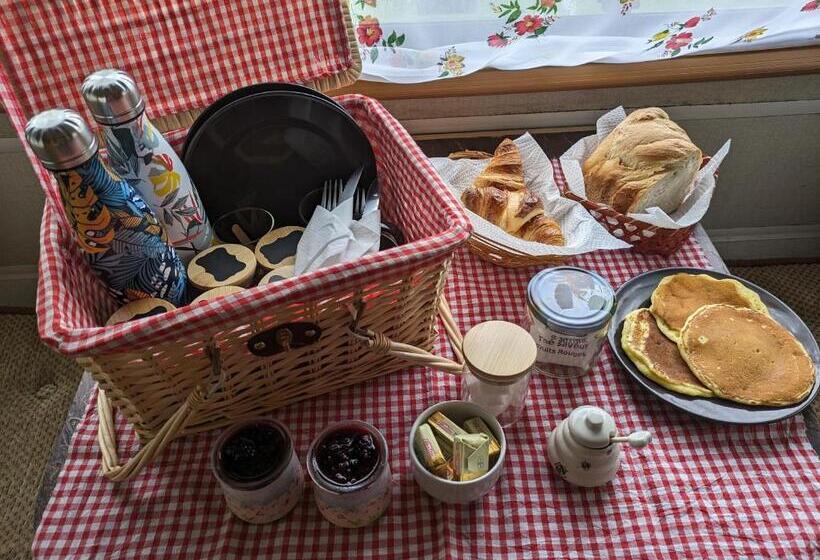 بنسيون L Ancien Café