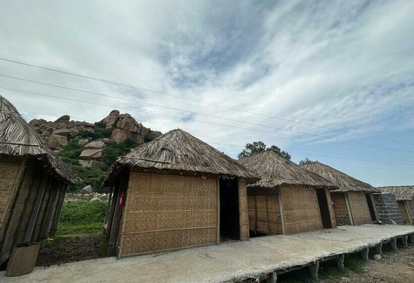 膳宿费 The Gravity Cafe  A Unit Of Staychillhampi