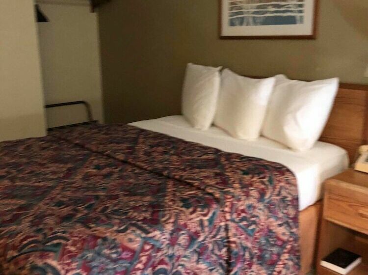 هتل Value Host Motor Inn