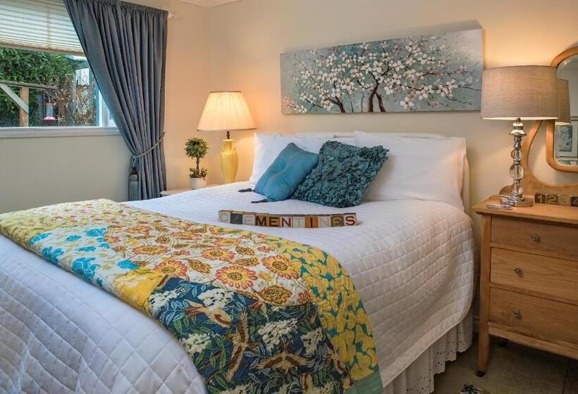 مبيت وإفطار Clementine S Guest House & Vacation Rentals
