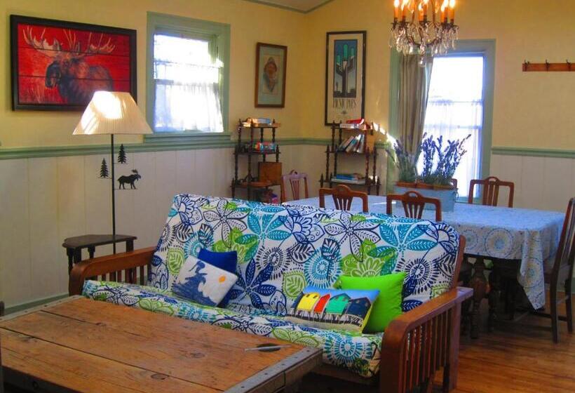 مبيت وإفطار Clementine S Guest House & Vacation Rentals