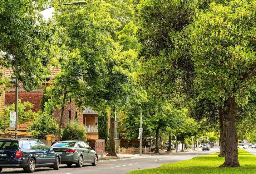 Comfort Hotel East Melbourne