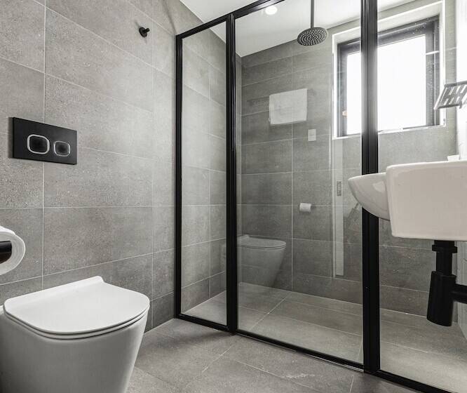 Comfort Hotel East Melbourne