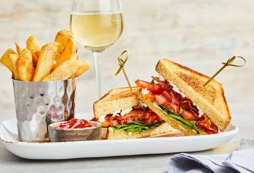 فندق Courtyard By Marriott Hammond