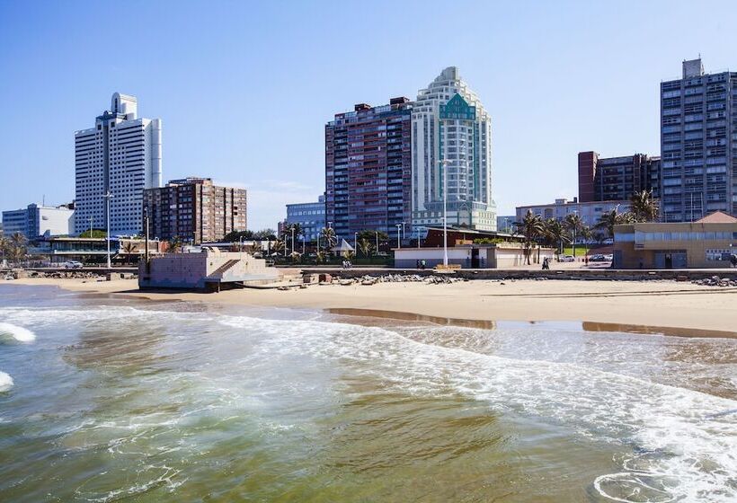 בית מלון כפרי First Group The Palace Allsuite