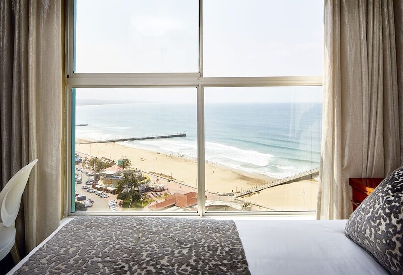 בית מלון כפרי First Group The Palace Allsuite