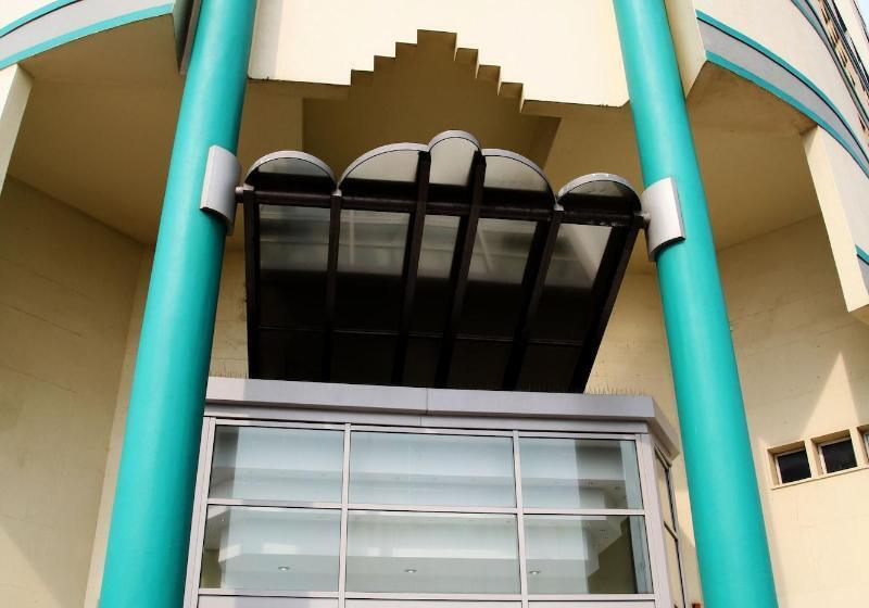 בית מלון כפרי First Group The Palace Allsuite