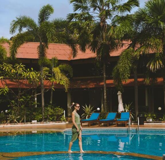 هتل Pangkor Sandy Beach Resort