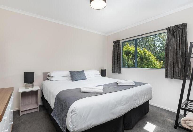 Matakana Motel