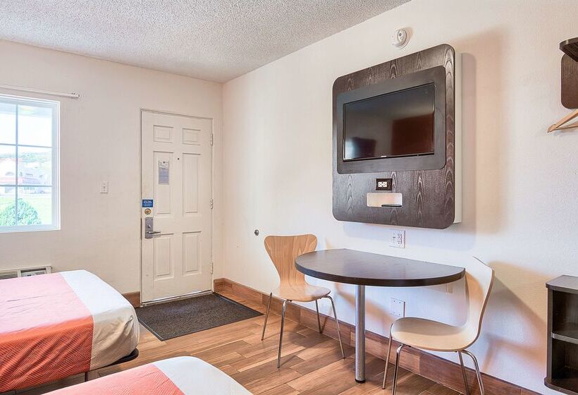 Motel 6 Harrisonburg, Va   South