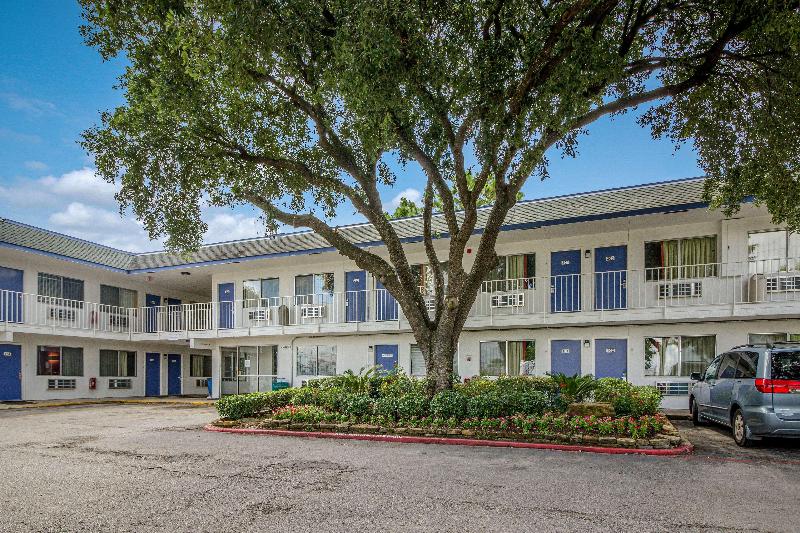 Motel 6 Conroe, Tx