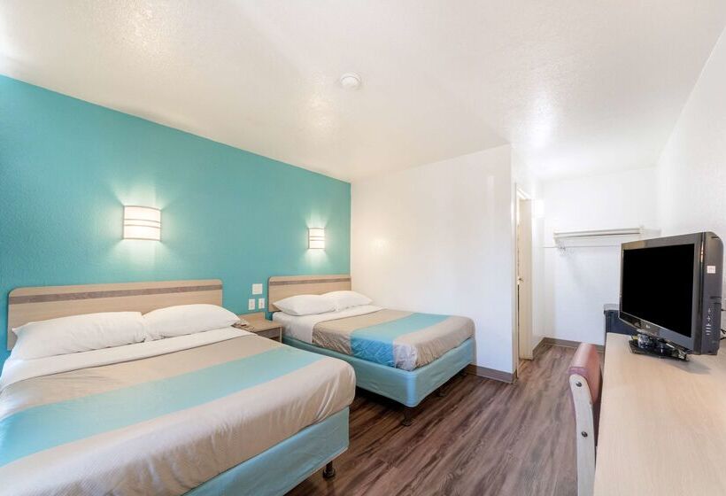 Motel 6del Rio, Tx