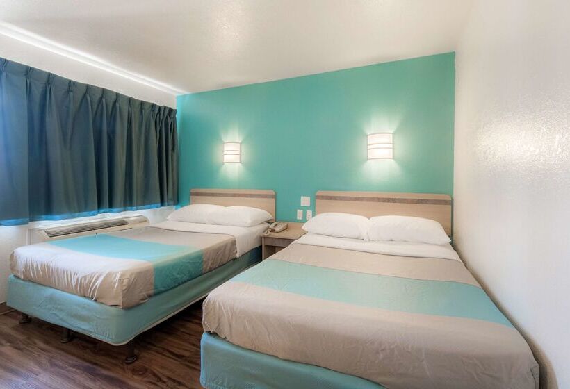 Motel 6del Rio, Tx
