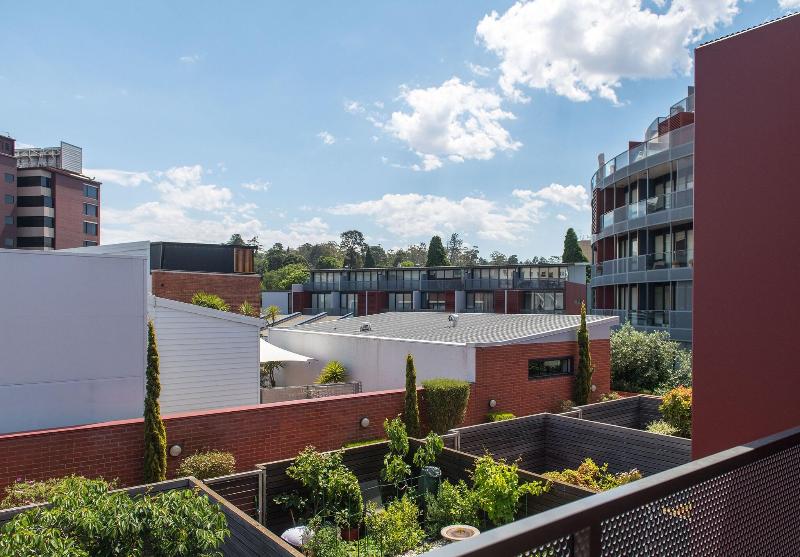 Sullivans Cove Apartments