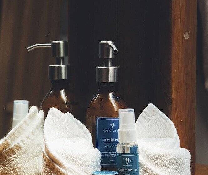 هتل Casa Joseph Zicatela   Adults Only