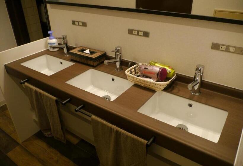 호스텔 Jhoppers Hiroshima Guesthouse