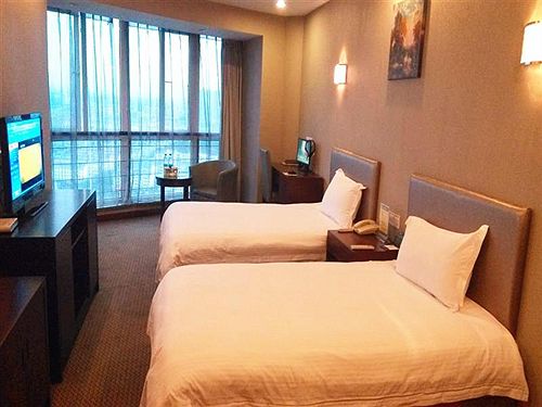 Otel Greentree Inn Changzhou Liyang Pingling Square Business