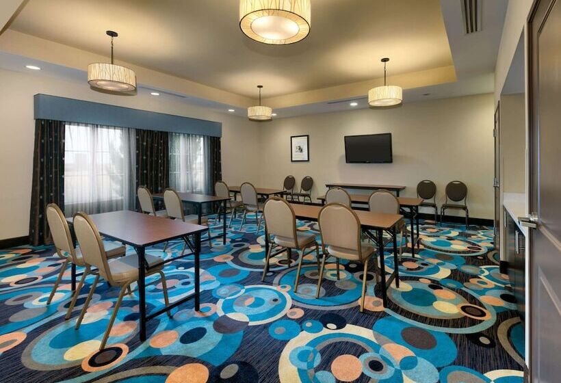 בית מלון כפרי La Quinta By Wyndham Clinton Historic Route 66