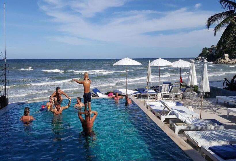 هتل Nern Chalet Beachfront