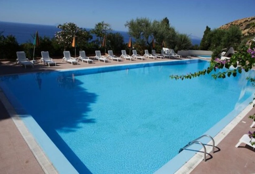 فندق Villaggio Capo Alaua