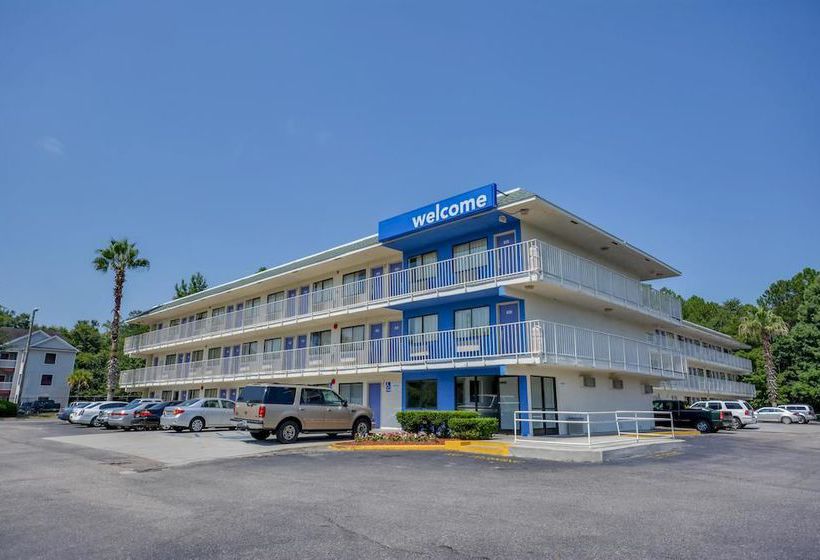 מוטל Rodeway Inn