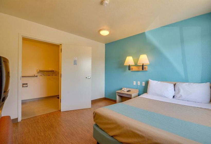 מוטל Rodeway Inn