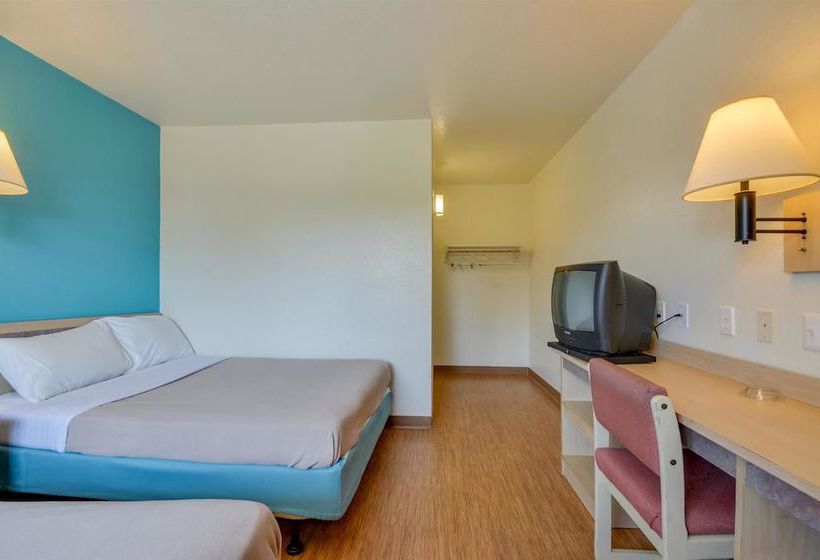 מוטל Rodeway Inn