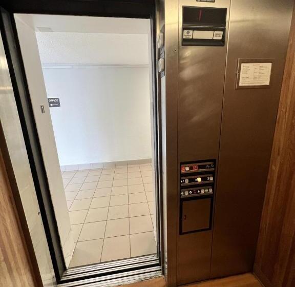 Motel 6council Bluffs, Ia  Omaha East