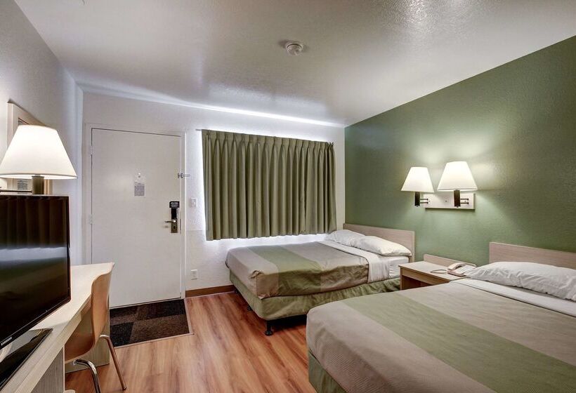 מוטל Econo Lodge Midvale