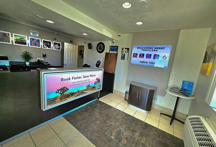 Motel 6palm Desert, Ca  Palm Springs Area