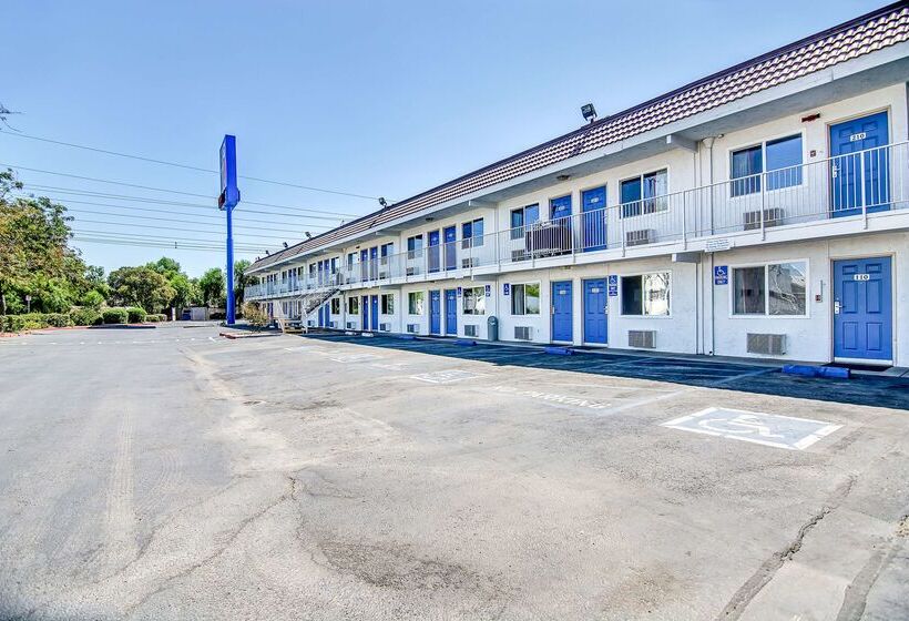 Motel 6stockton, Ca  Charter Way West