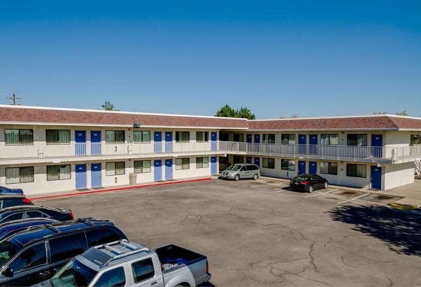 فندق على الطريق Park Inn By Radisson, Thornton