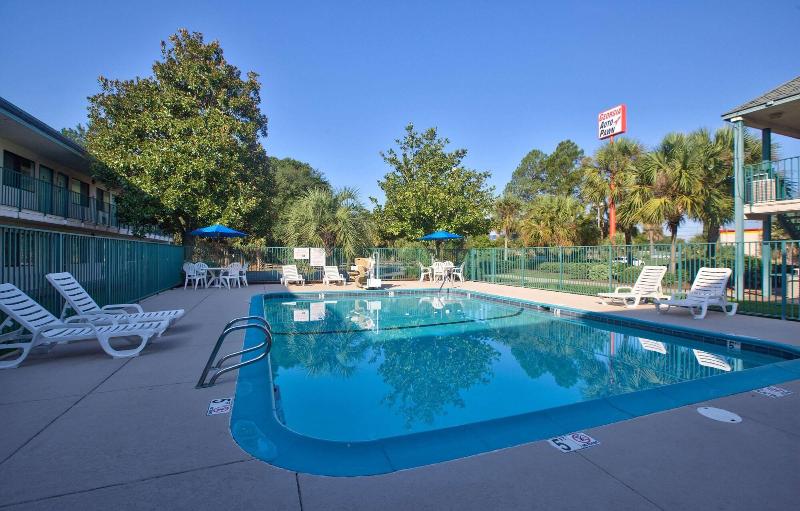 Motel 6valdosta, Ga  University