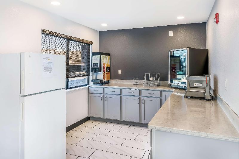 מוטל Americas Best Value Inn East Peoria