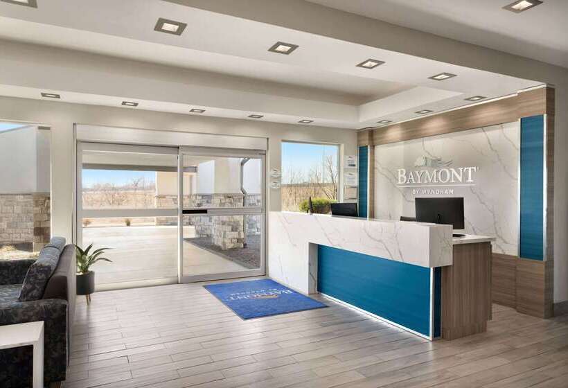 모텔 Baymont Inn & Suites Shawnee
